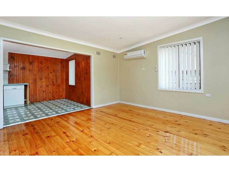 1 Aitape Crescent, Whalan NSW 2770