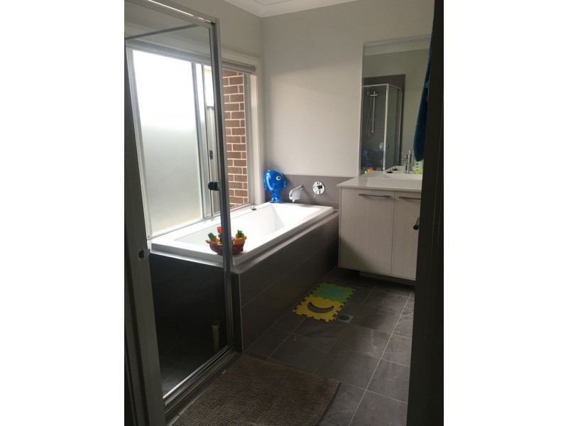 16 Winter Street, Denham Court NSW 2565