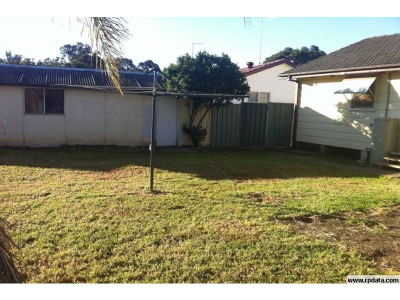 30 Mindanao Avenue, Lethbridge Park NSW 2770