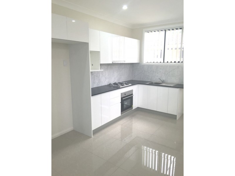 9a Lawton Place, Oakhurst NSW 2761