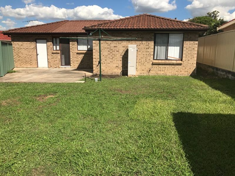 5 Norrie Place, Oakhurst NSW 2761