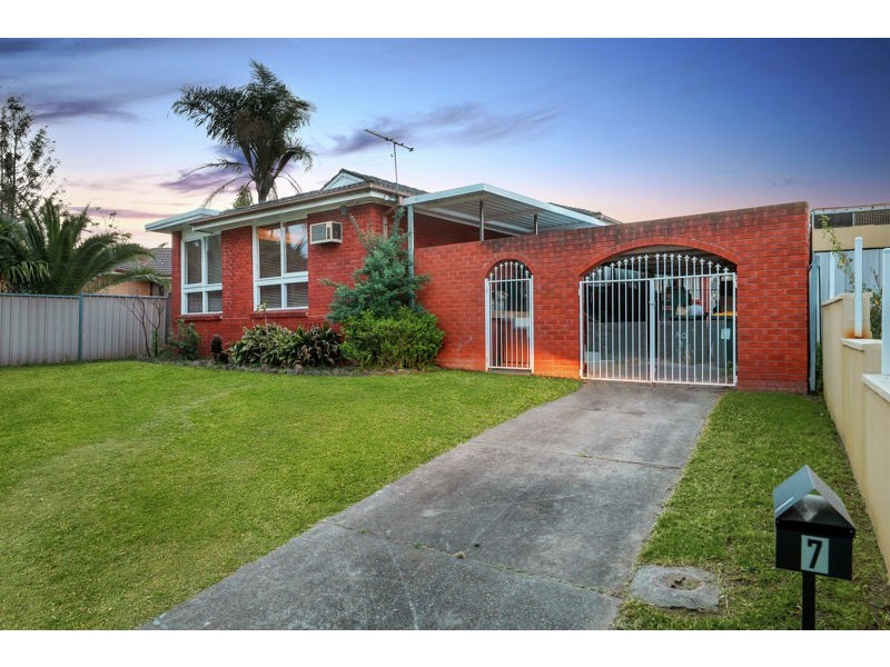7 Chestnut Crescent, Bidwill NSW 2770