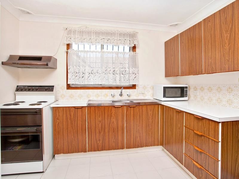 27 Fuchsia Crescent, Quakers Hill NSW 2763