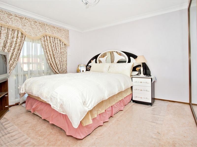 27 Fuchsia Crescent, Quakers Hill NSW 2763