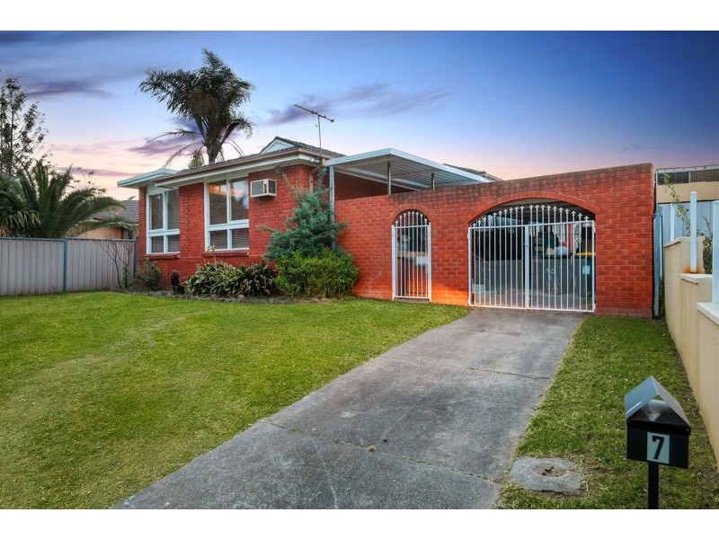 7 Chestnut Crescent, Bidwill NSW 2770