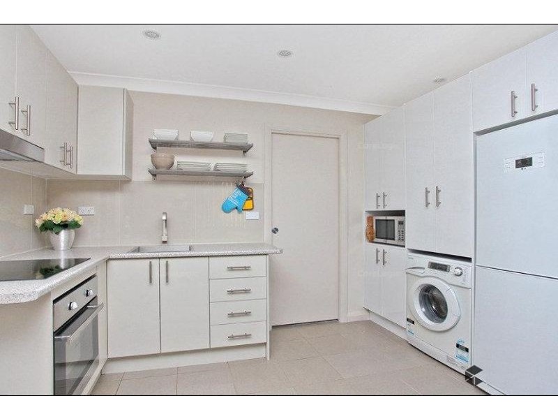 11B Mangariva Avenue, Lethbridge Park NSW 2770