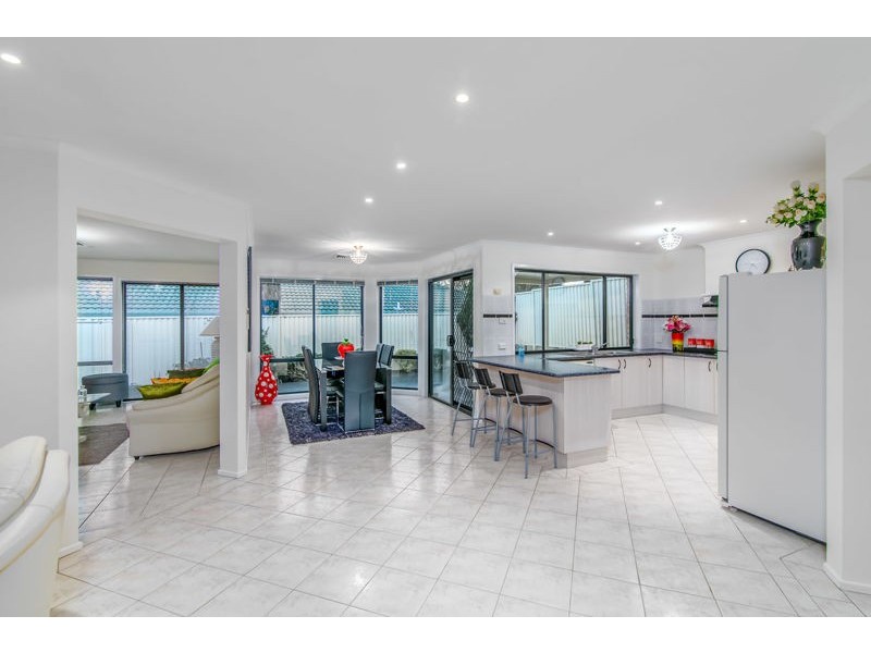 27 Farmingdale Drive, Blacktown NSW 2148