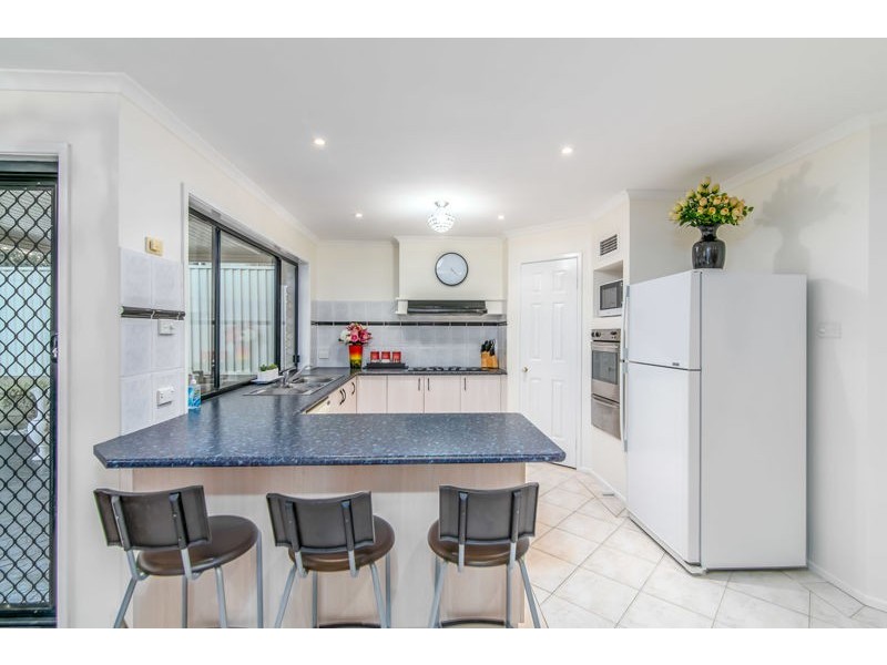 27 Farmingdale Drive, Blacktown NSW 2148
