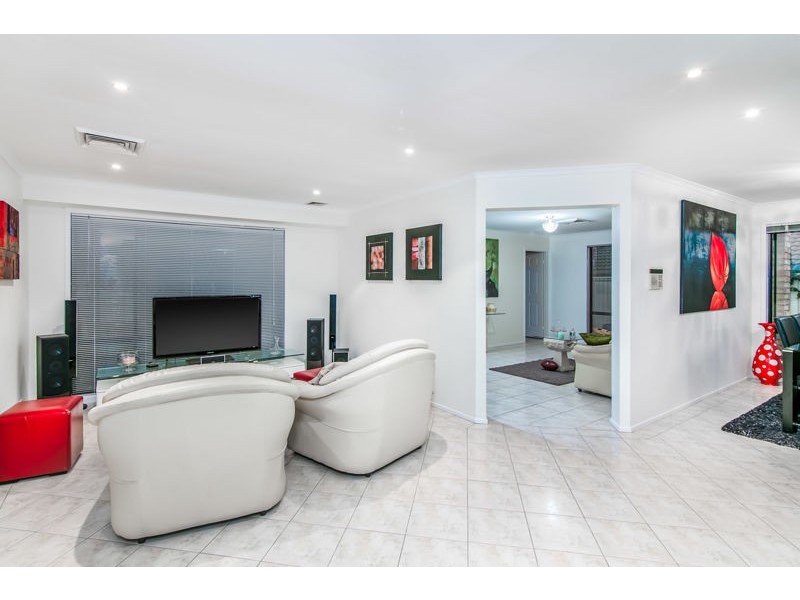 27 Farmingdale Drive, Blacktown NSW 2148