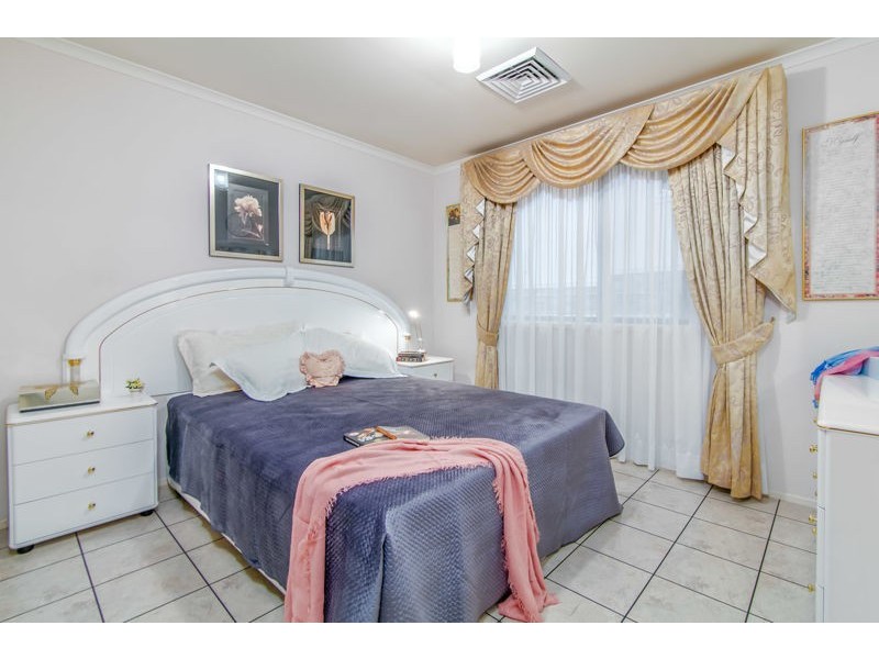 27 Farmingdale Drive, Blacktown NSW 2148