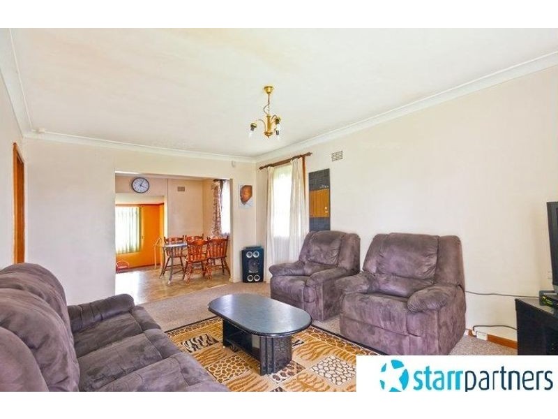 60 Mariana Crescent, Lethbridge Park NSW 2770