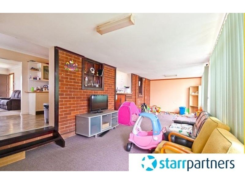 60 Mariana Crescent, Lethbridge Park NSW 2770