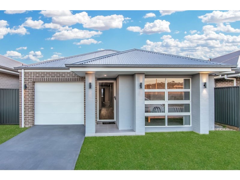 16 Winter Street, Denham Court NSW 2565