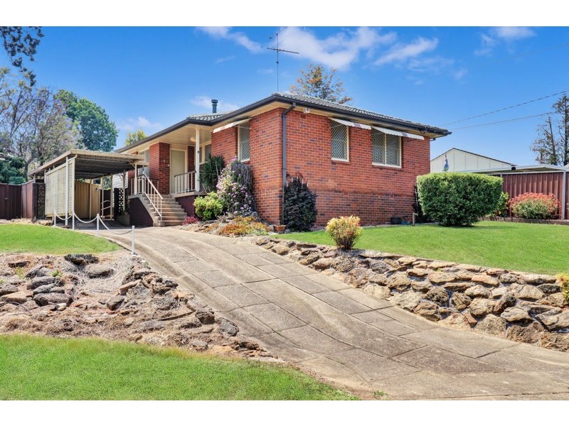 4 Petrel Place, Tregear NSW 2770