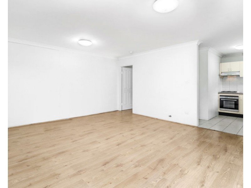 35/8 Fourth Avenue, Blacktown NSW 2148