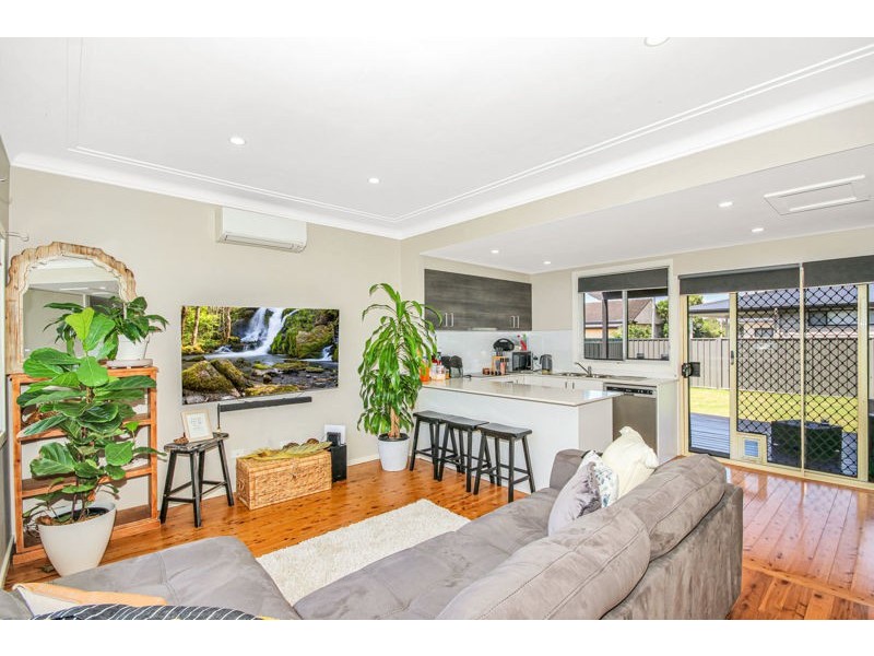 12 Leonard Street, Colyton NSW 2760