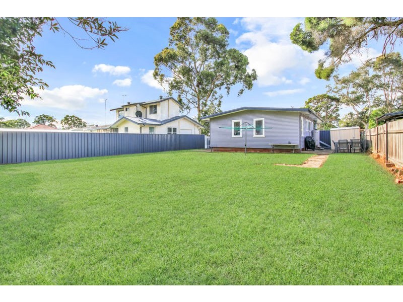 14 Manila Road, Lethbridge Park NSW 2770