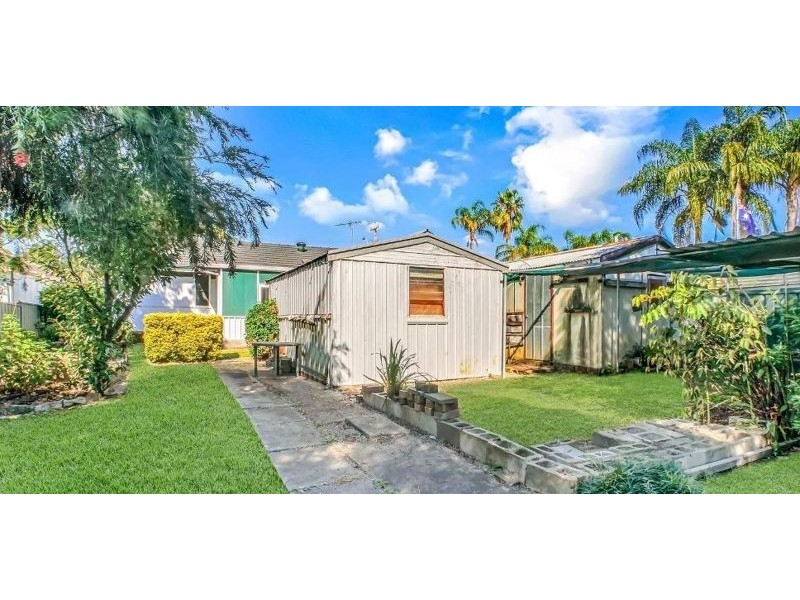 25 Debrincat Avenue, North St Marys NSW 2760