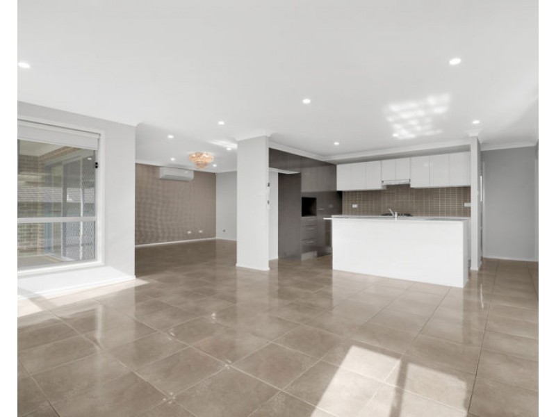 16 Glenmore Ridge Drive, Glenmore Park NSW 2745