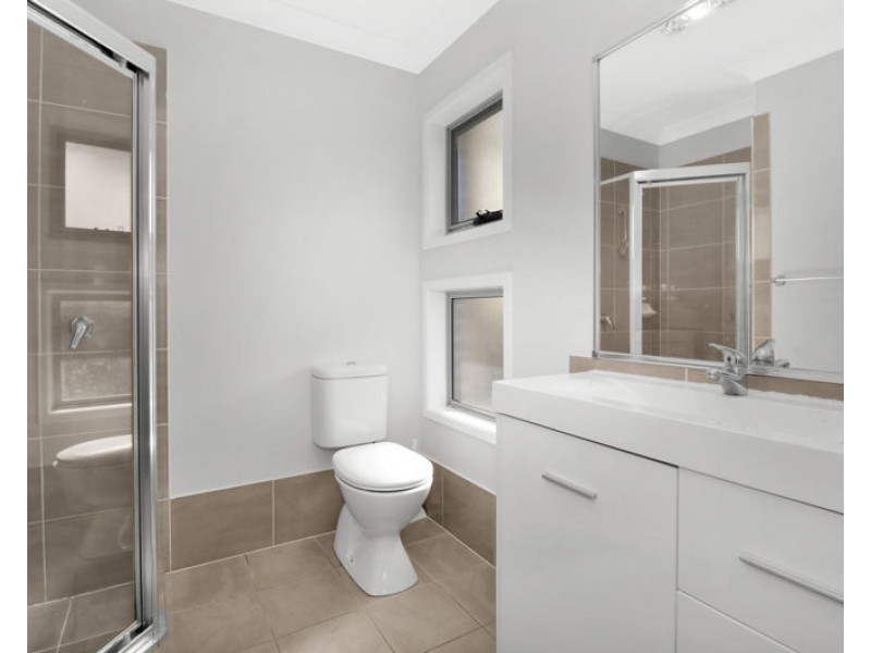 16 Glenmore Ridge Drive, Glenmore Park NSW 2745