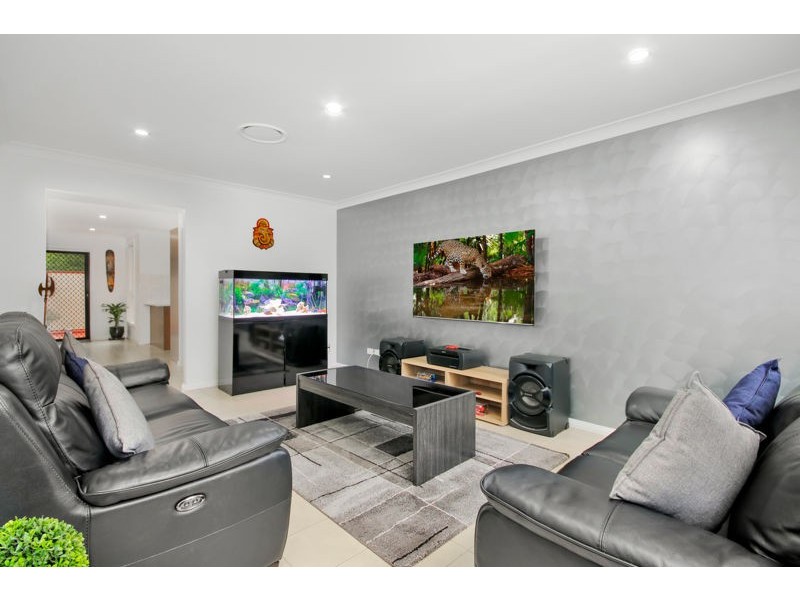 14 Bond Place, Oxley Park NSW 2760