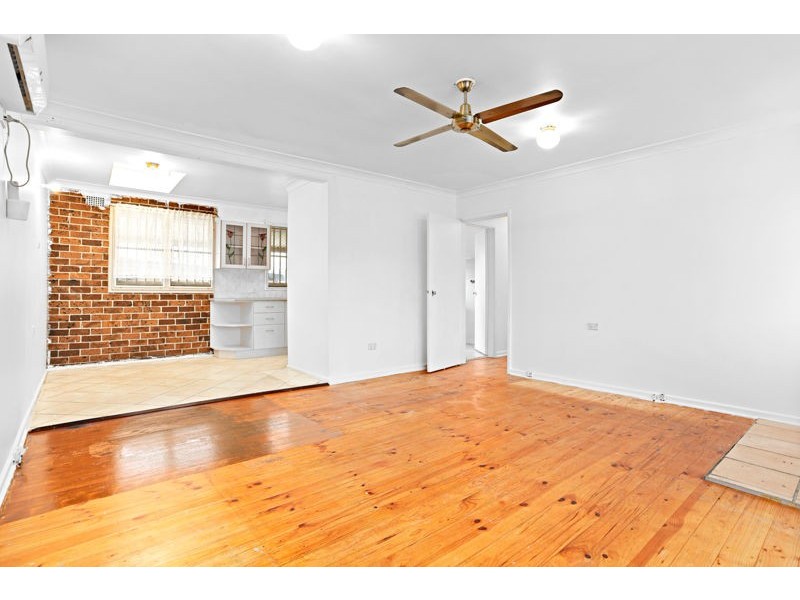 10 Andover Crescent, Hebersham NSW 2770