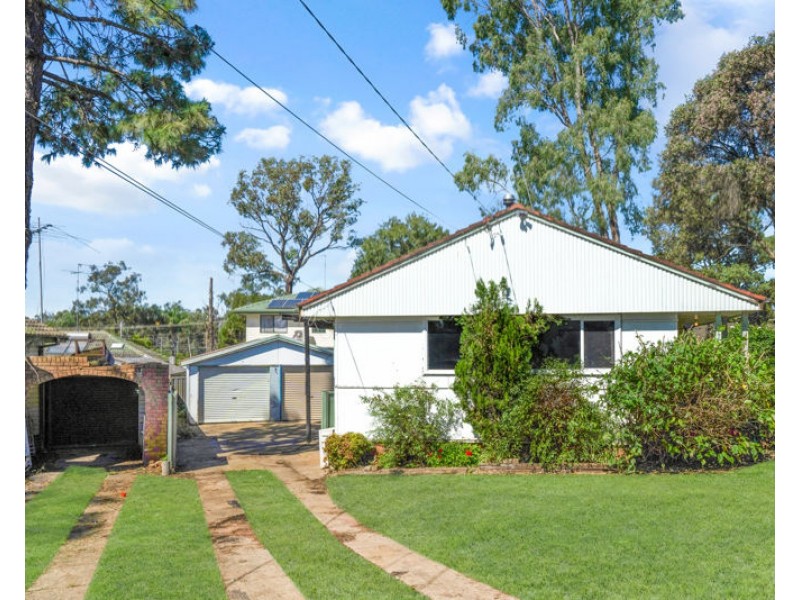 17 Rotorua Street, Lethbridge Park NSW 2770