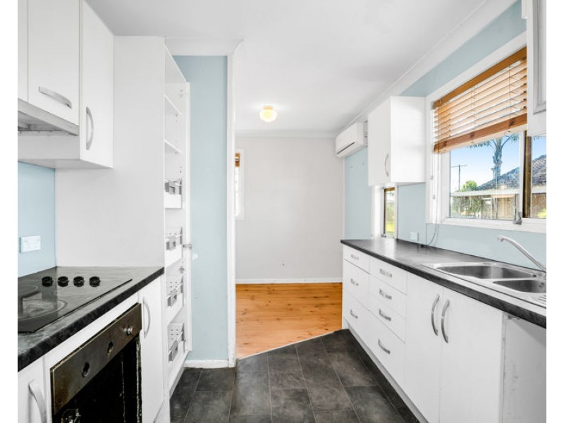 17 Rotorua Street, Lethbridge Park NSW 2770