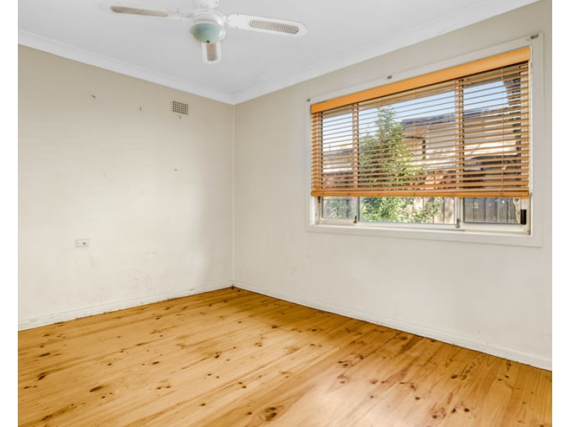 17 Rotorua Street, Lethbridge Park NSW 2770