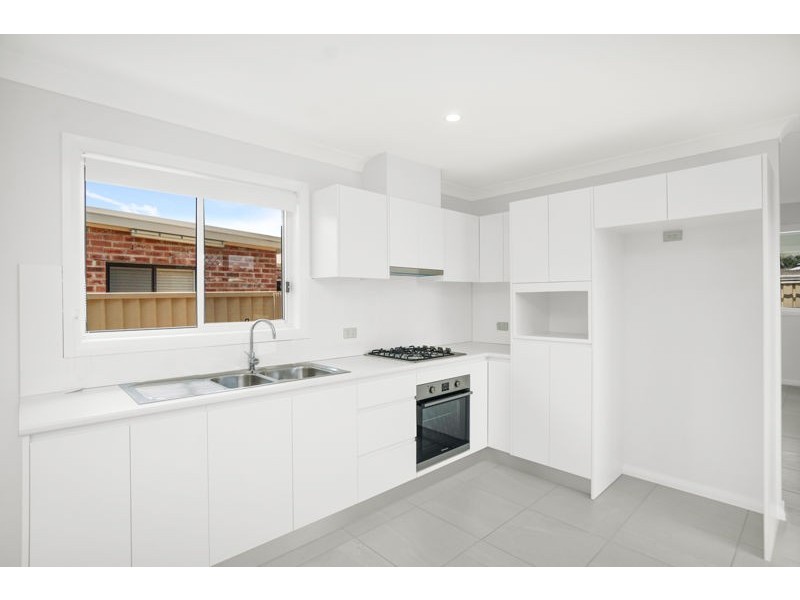 12a Florian Grove, Oakhurst NSW 2761