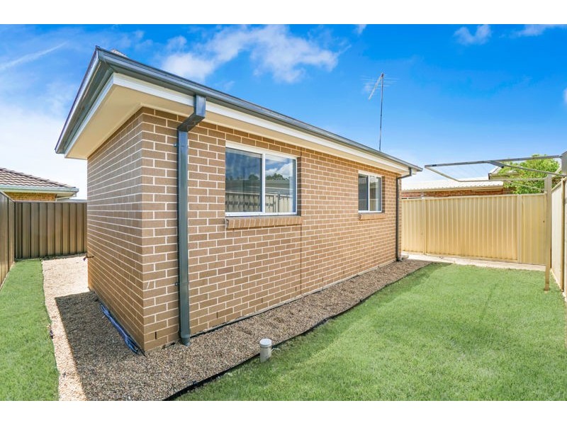 12a Florian Grove, Oakhurst NSW 2761