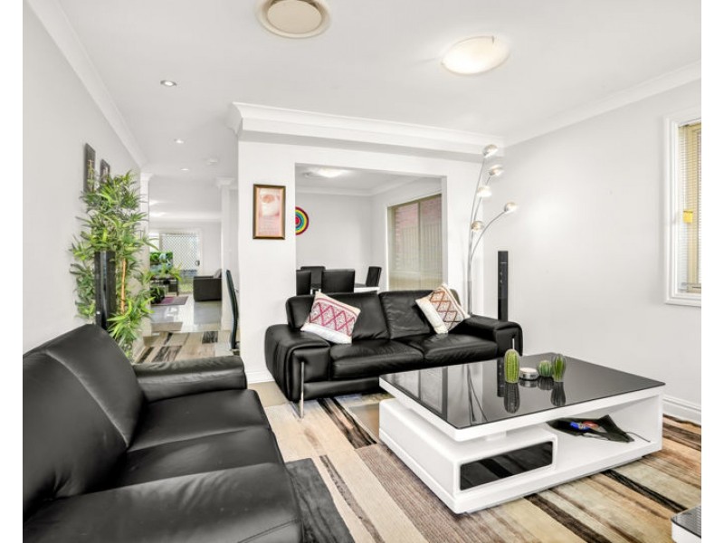 27 Bonaccordo Road, Quakers Hill NSW 2763