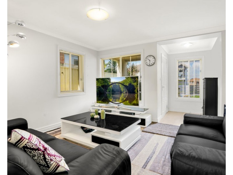 27 Bonaccordo Road, Quakers Hill NSW 2763