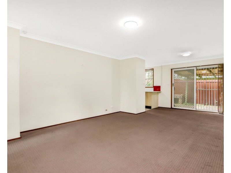 8/31 Perigee Close, Doonside NSW 2767