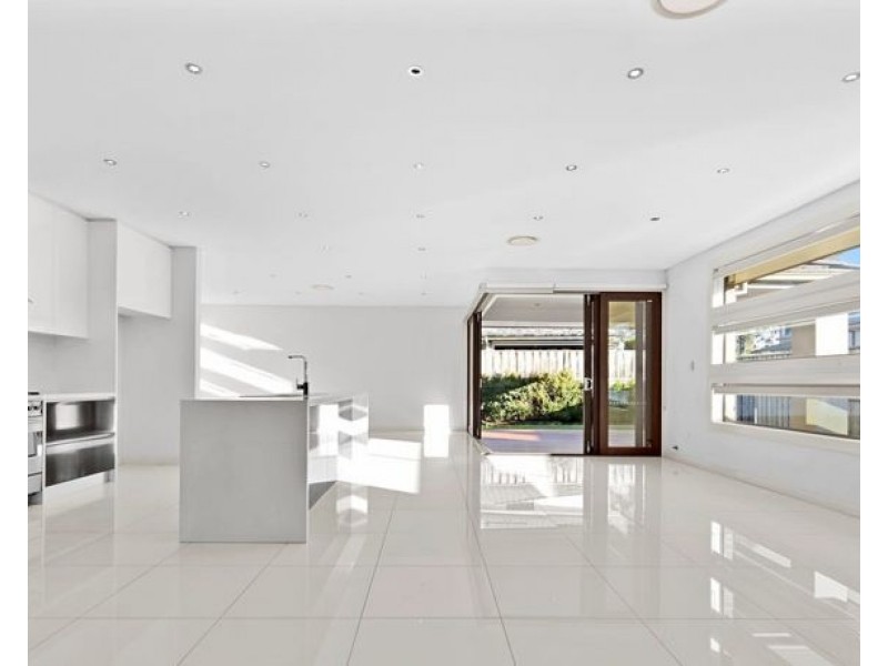 8 Crimson Crescent, The Ponds NSW 2769