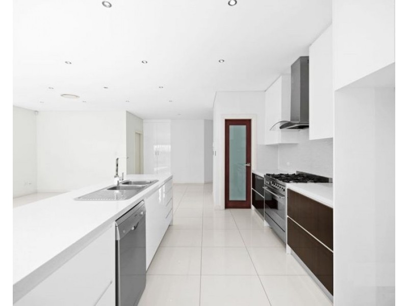 8 Crimson Crescent, The Ponds NSW 2769