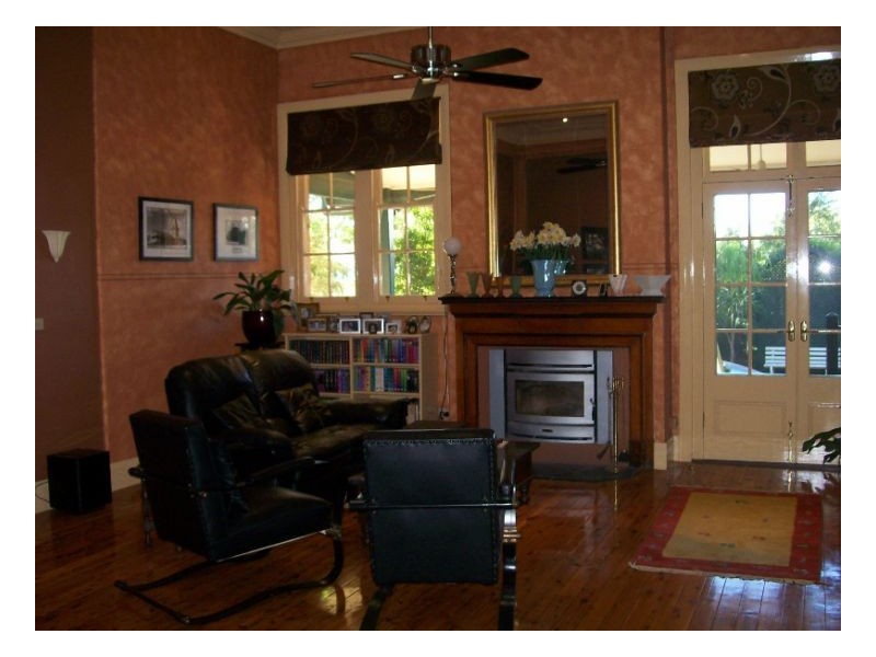 36 MILTHORPE ST, Oaklands NSW 2646