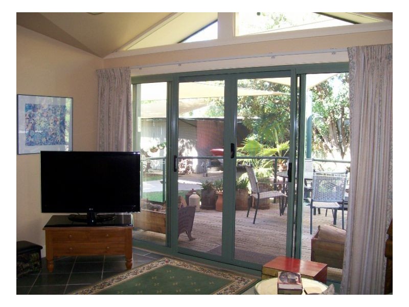 36 MILTHORPE ST, Oaklands NSW 2646