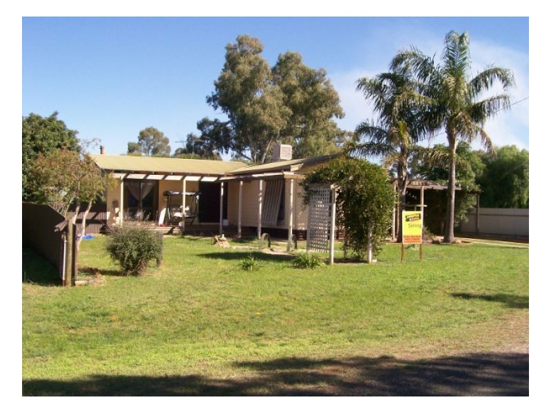 25 THORNBER ST, Oaklands NSW 2646