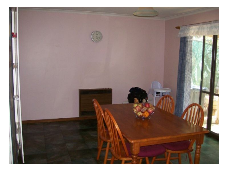 25 THORNBER ST, Oaklands NSW 2646