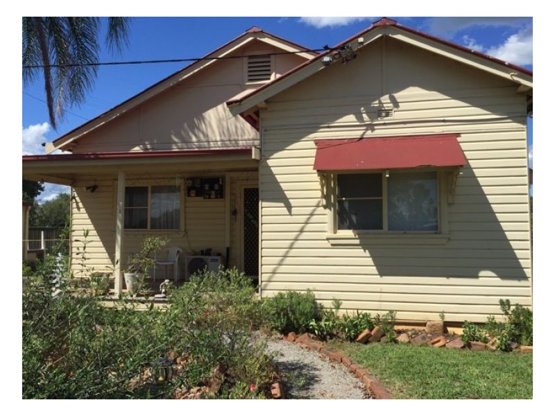 3 Tamworth Rd, Manilla NSW 2346