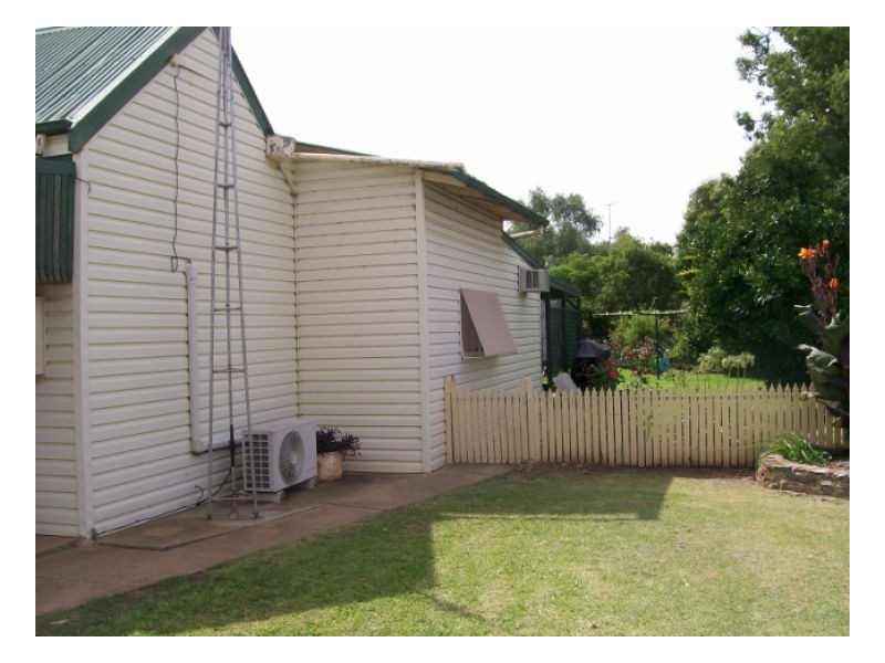 10 Momalong St, Berrigan NSW 2712