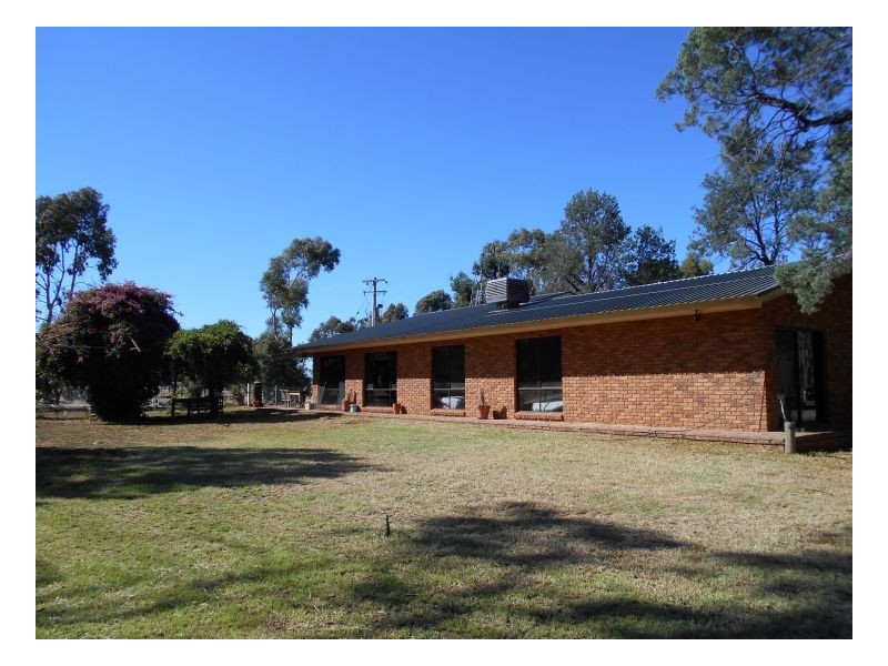 26 Waverly Rd, Berrigan NSW 2712