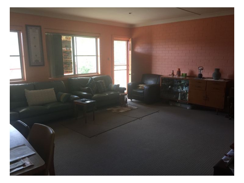 Smokey Bacon – Halls Creek, Tamworth NSW 2340