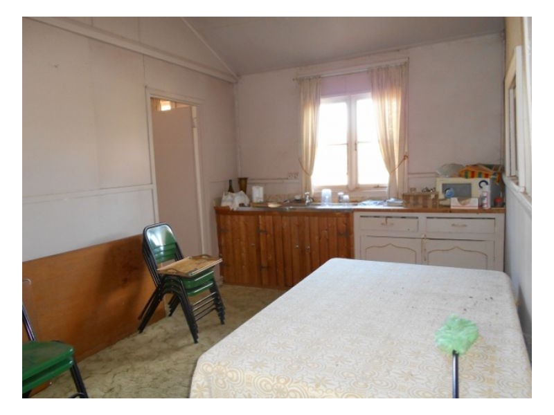 9-10 Milthorpe St, Oaklands NSW 2646