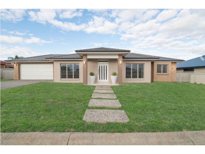 6 Maralinga Cresent, Tamworth NSW 2340