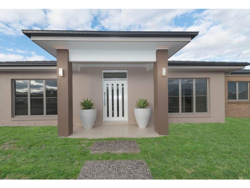 6 Maralinga Cresent, Tamworth NSW 2340