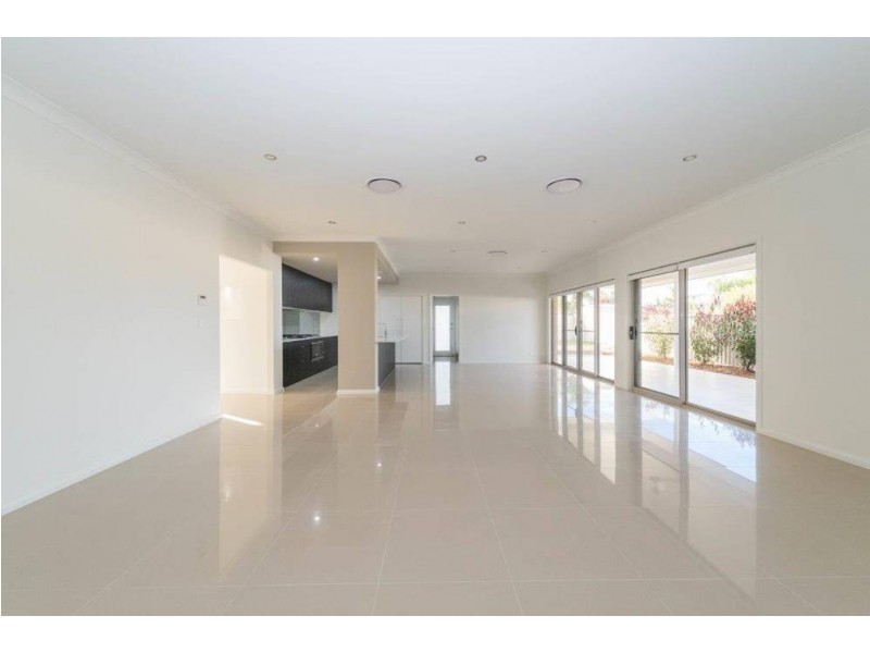 6 Maralinga Cresent, Tamworth NSW 2340