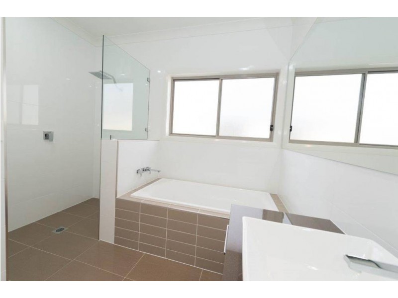 6 Maralinga Cresent, Tamworth NSW 2340