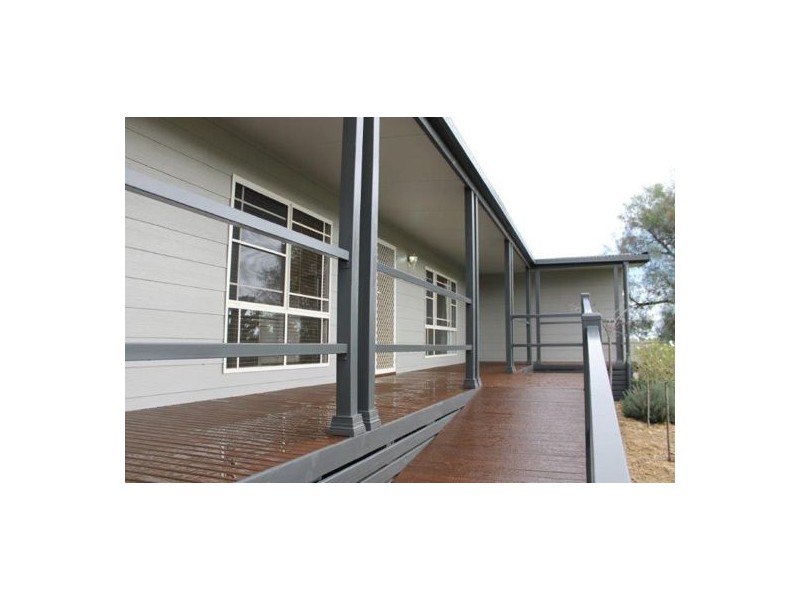 4 DRAKEFORD ST, Westdale, Tamworth NSW 2340